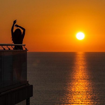 Sunrise Apart-Hotel Батуми Екстериор снимка