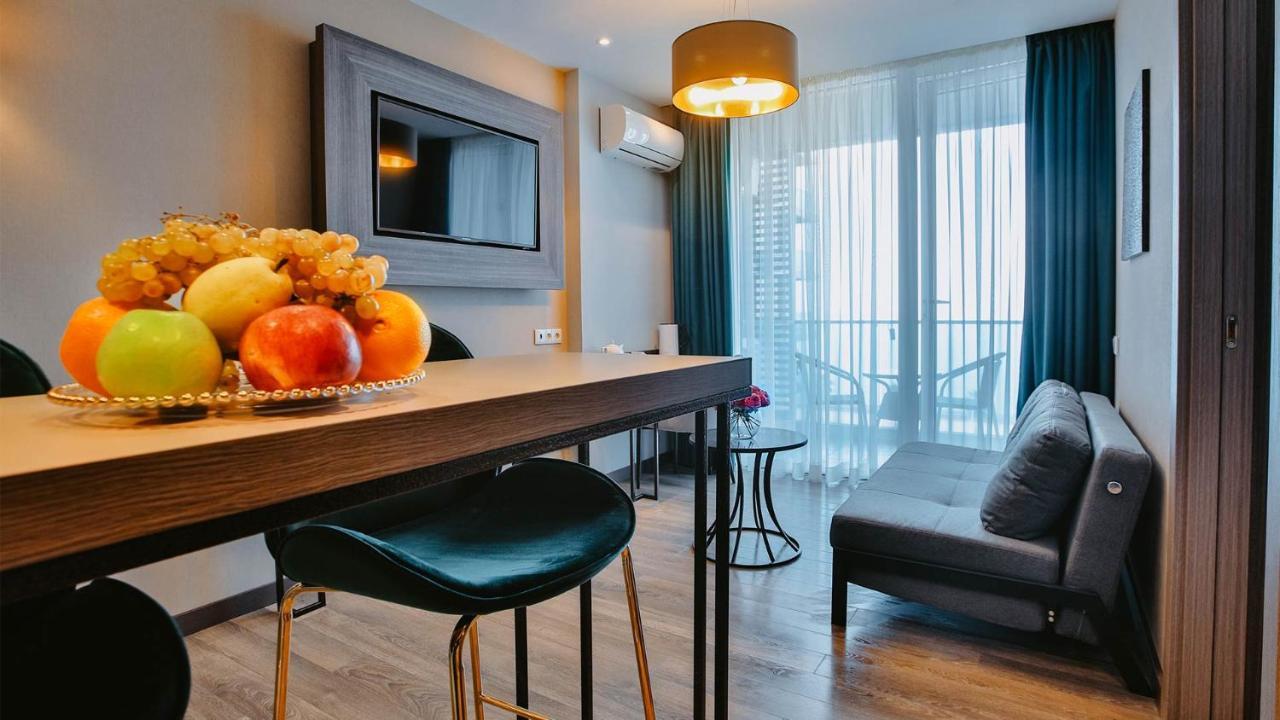 Sunrise Apart-Hotel Батуми Екстериор снимка