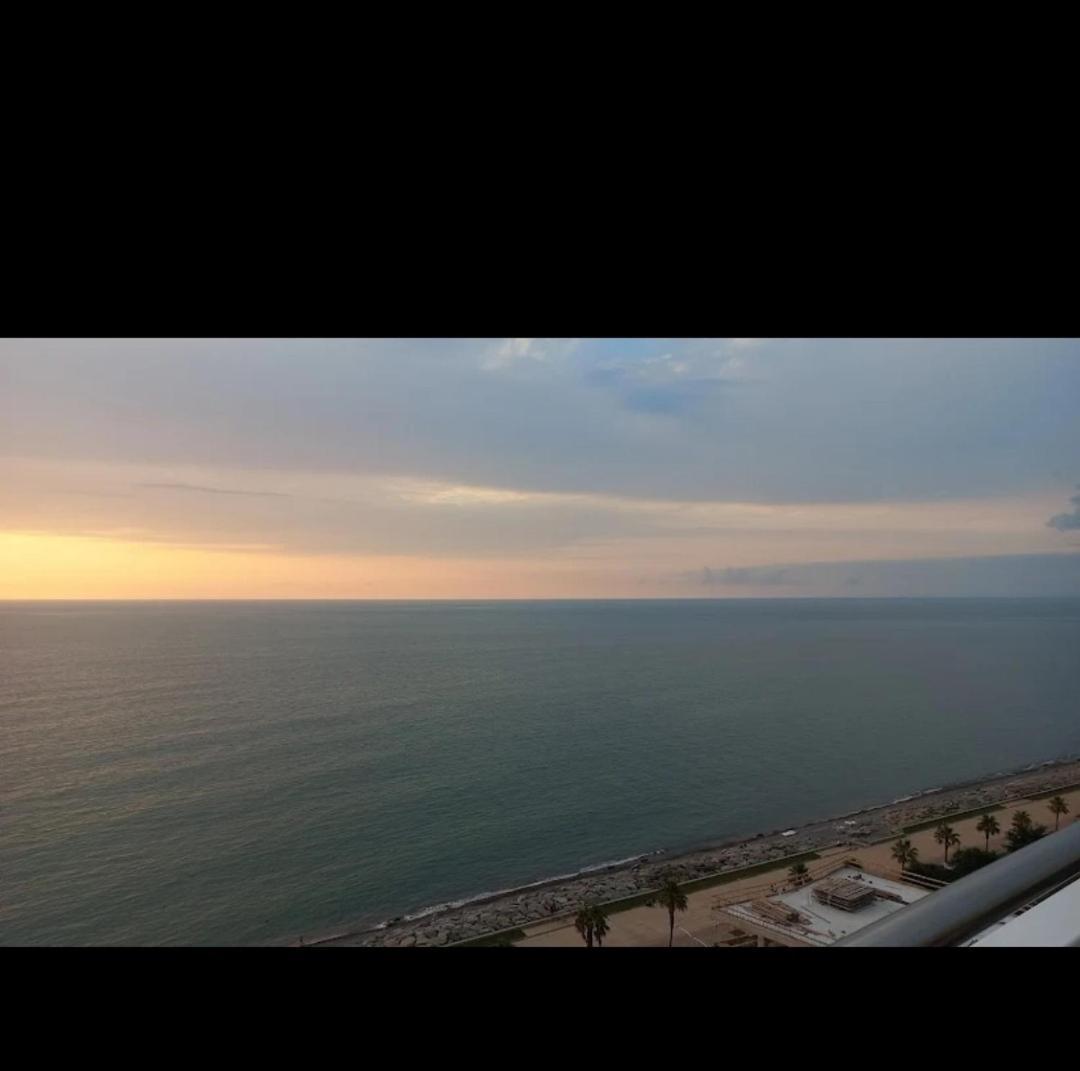 Sunrise Apart-Hotel Батуми Екстериор снимка
